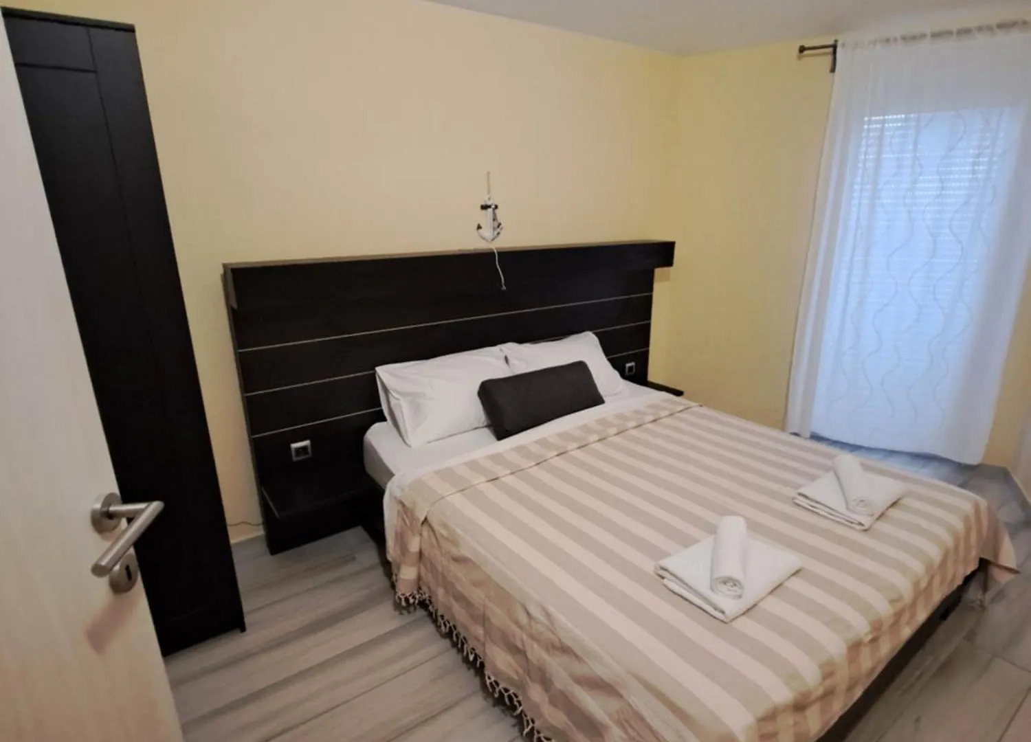 Apartment 4D Lopar